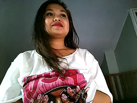 Chillntalkmami webcam