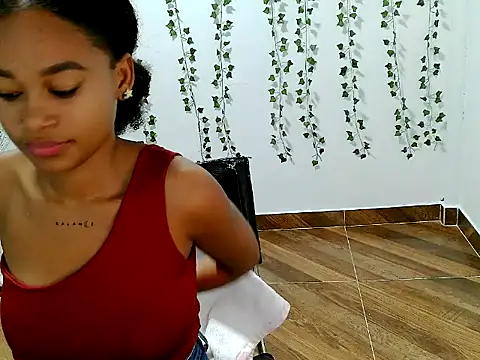 Akemy_Saunders webcam