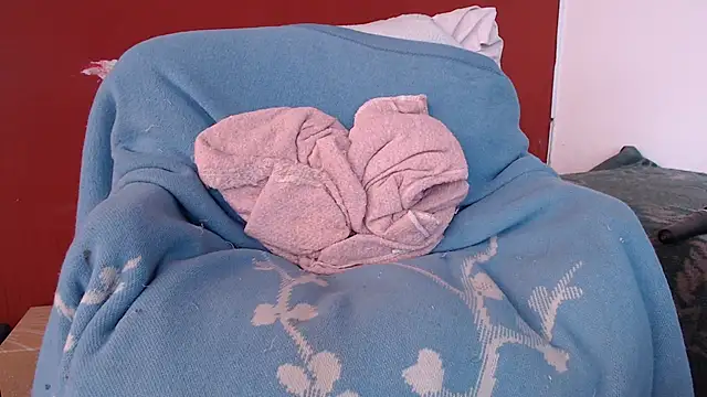 freyja_eter (F milf) - tease holes with saliva