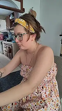 HunnyyLove webcam