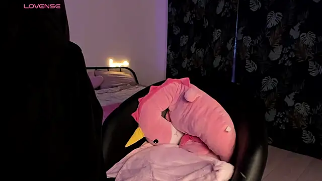 AnnexedPistol webcam