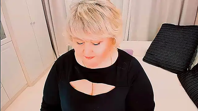 BIGTITSBBW webcam