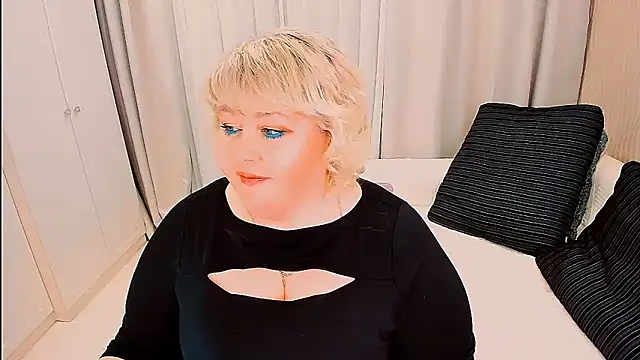 BIGTITSBBW webcam