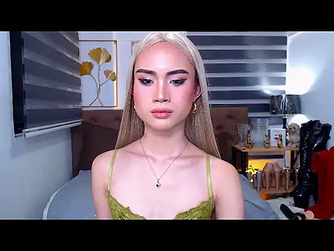 JuicyCockThea webcam