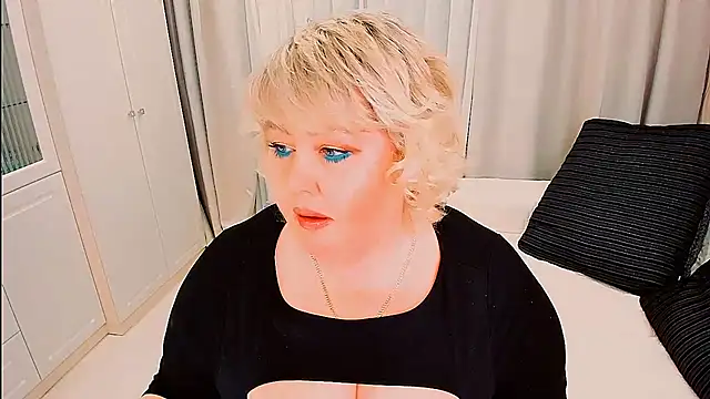 BIGTITSBBW webcam