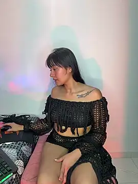 charlottekiss99 webcam