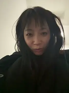 yourkeer (F milf) - 马路喷水