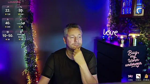 hunter_fl (Ask my age) - Come play with me, handsome 😏🎮