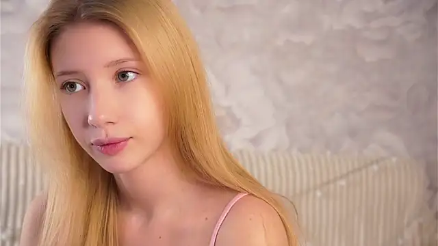 sunnivacovil (F teen) - 🌺Stroking my pussy lips for pleasure🌺