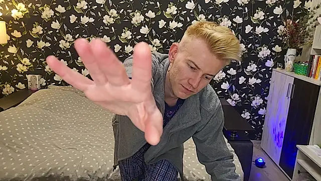 Vuitton live sex cam