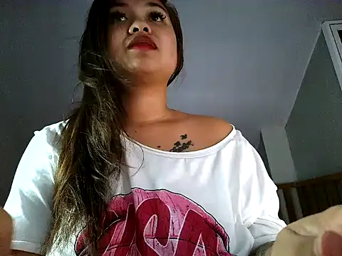 Chillntalkmami webcam