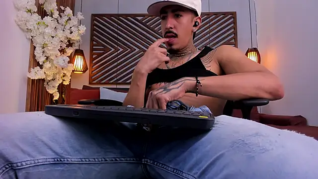 Donovan_Desmond webcam