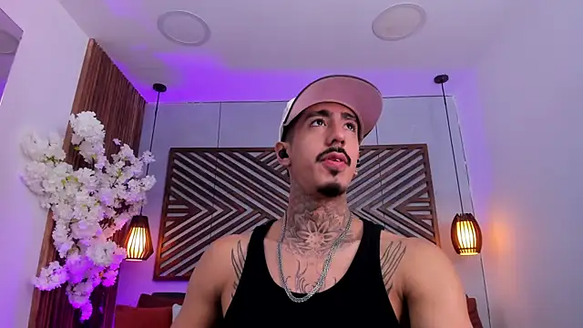 Donovan_Desmond webcam