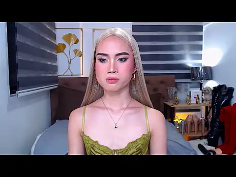 JuicyCockThea webcam