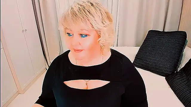 BIGTITSBBW webcam