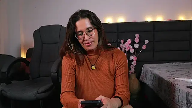 kathieandpovcock1 webcam