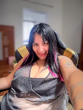 Webcam Model (Vicky_Sixx)  is live.Free join now!