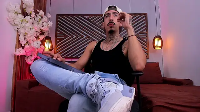 Donovan_Desmond webcam