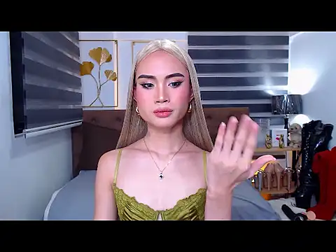 JuicyCockThea webcam