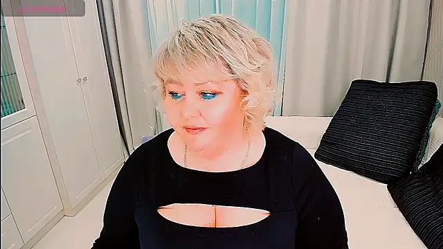 BIGTITSBBW webcam