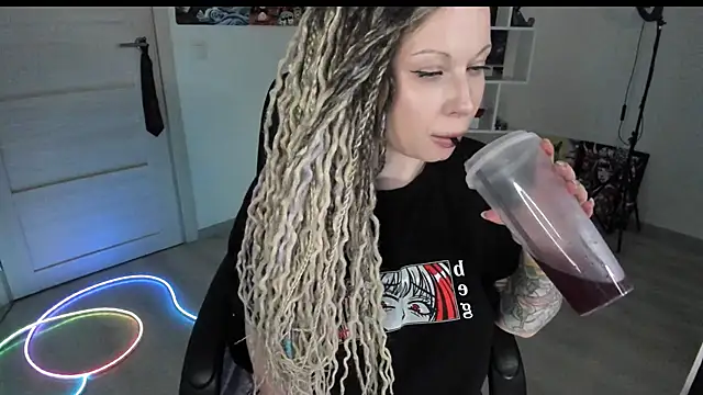 Honey Sally Moore (HoneySallyMoore)