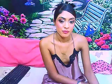IndianPretty14u2Luv webcam