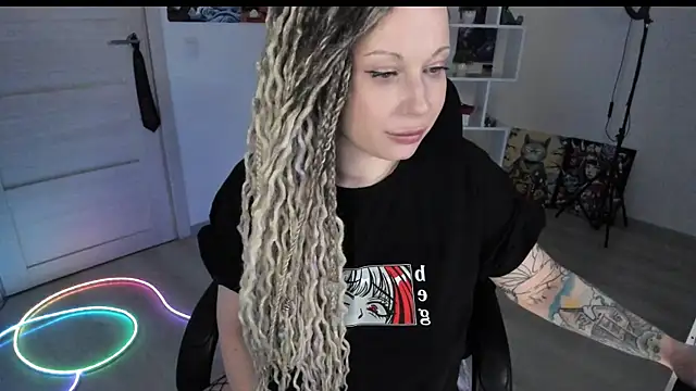 HoneySallyMoore live sex cam