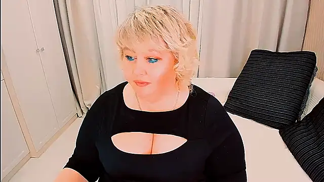 BIGTITSBBW webcam