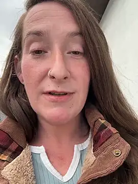 Mini_And_The_Bear webcam