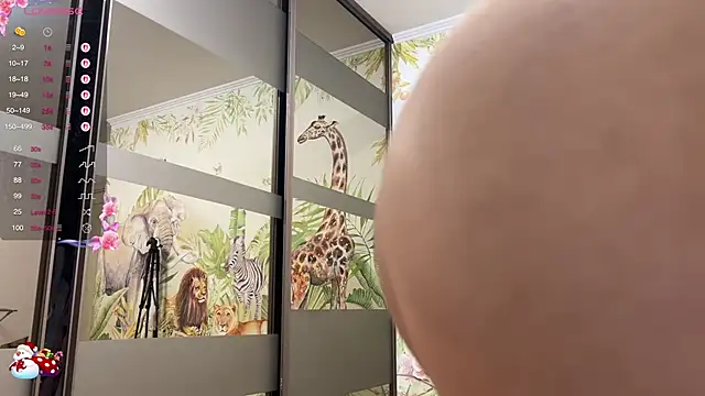 tinykisa (F young) - HandBra