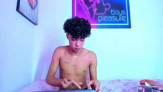 Pleasure_boys_hot webcam