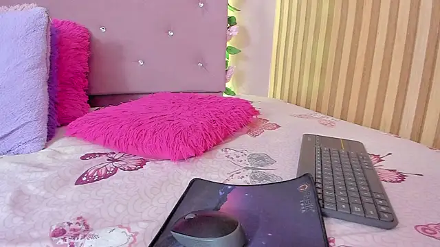 lovely__kiss__ webcam