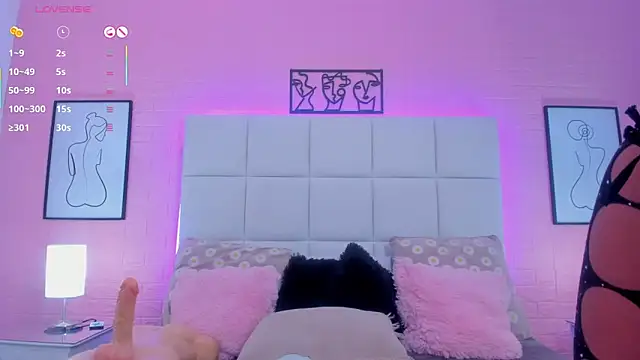 charlotte_kisss webcam