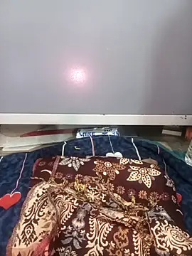 crossdres (Ask my age) - BIG ASS SHOW