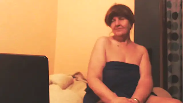 mioritahard (Ask my age) - full naked masturbation 5 min