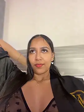 Webcam Model (MiilaBlake)  is live.Free join now!