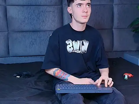 lio____ (M young) - cum