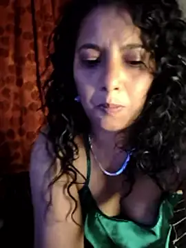 Divya888 webcam