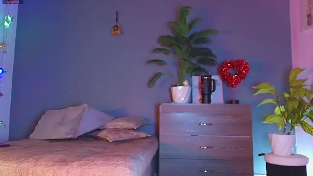 jade_brunnette webcam