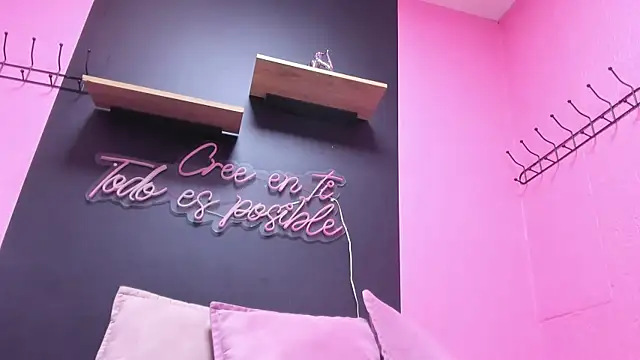 Scarleth-Foxx webcam