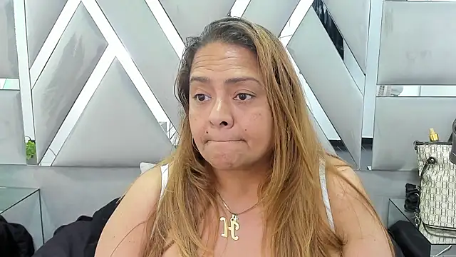 MonzerratBoyer webcam