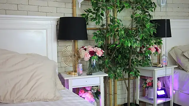 emillybronte (F young) - pinch nipples & slap boobs