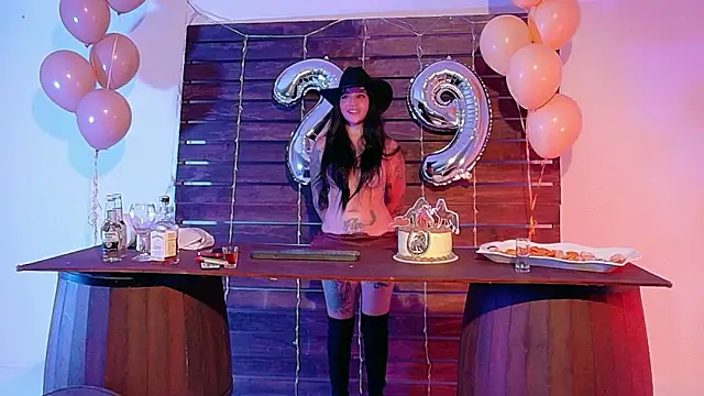 EmmyEvans1 - Live Cams