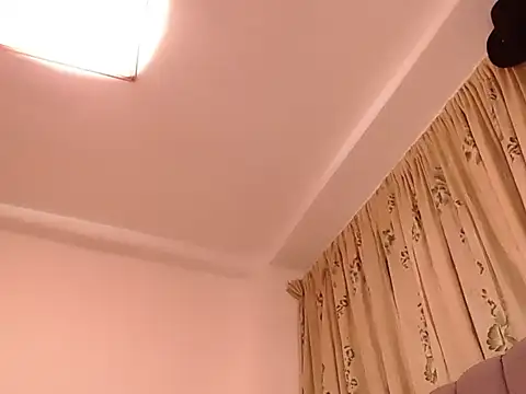 saara_johnson496 webcam