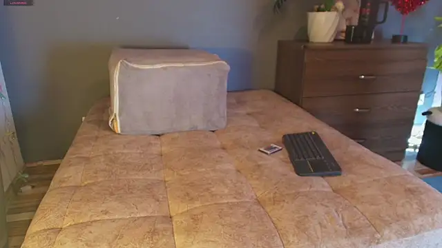 jade_brunnette webcam