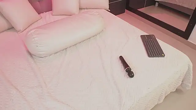 BellaLatinaTS webcam