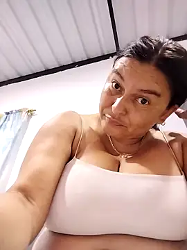 Horny-Mommy-Dirty webcam