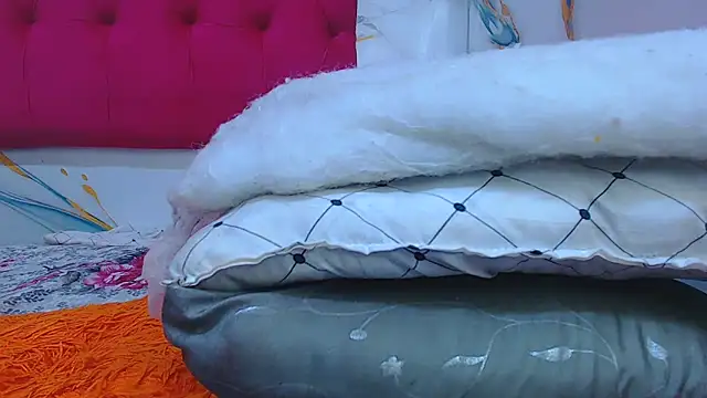 SEXYELLOWALICE webcam