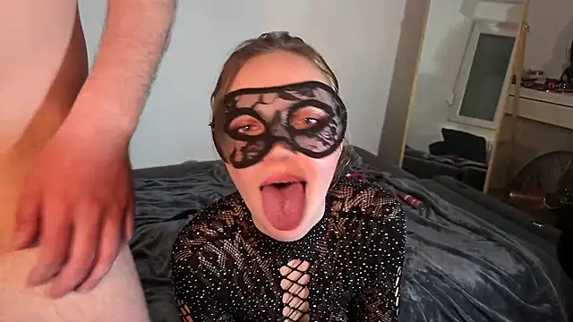 BunnyMeetsDilf webcam