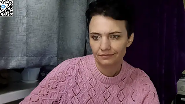 HotMamaQueen234 webcam